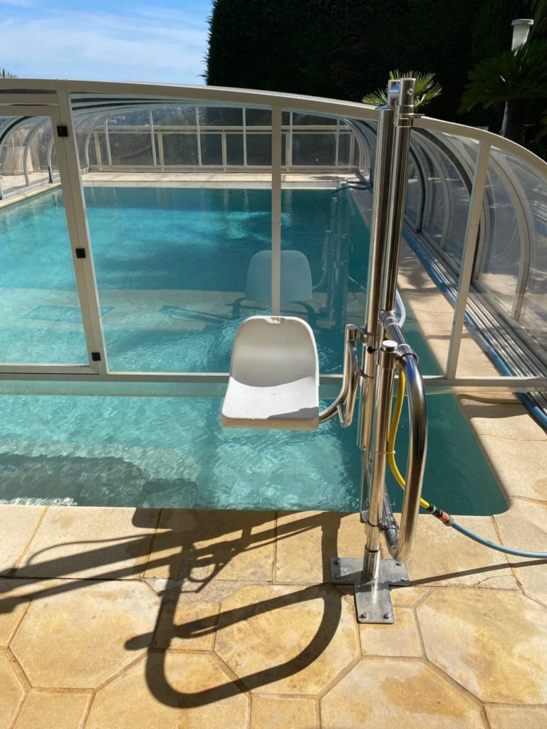 Accès pour personne handicapé pour piscine