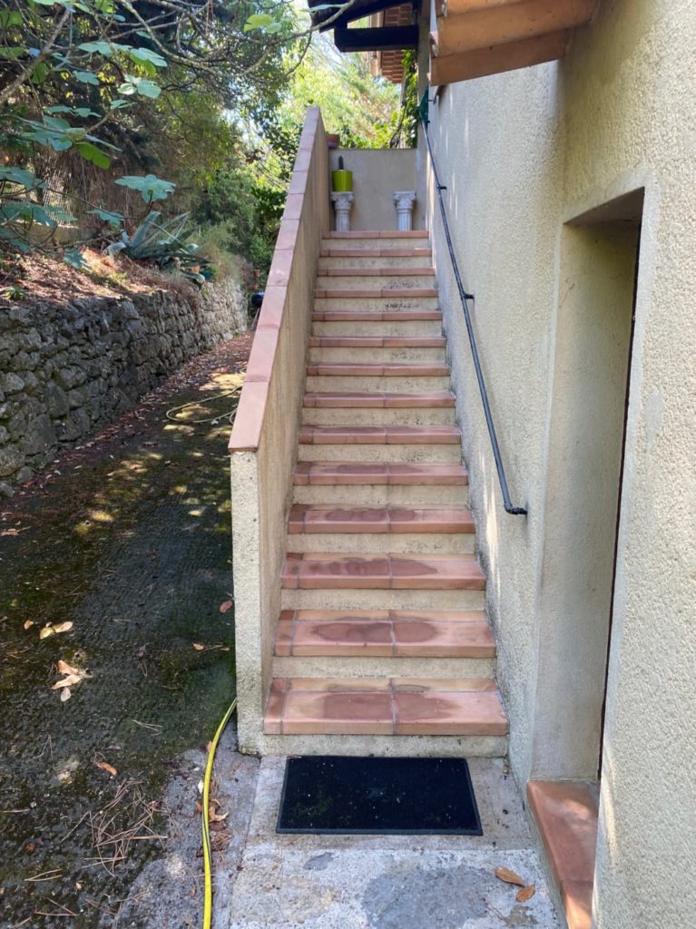 Installation d'un monte-escalier extérieur